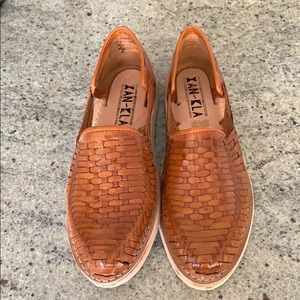 NWOT Men’s Hurache Sandals